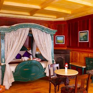Victorian Suite
